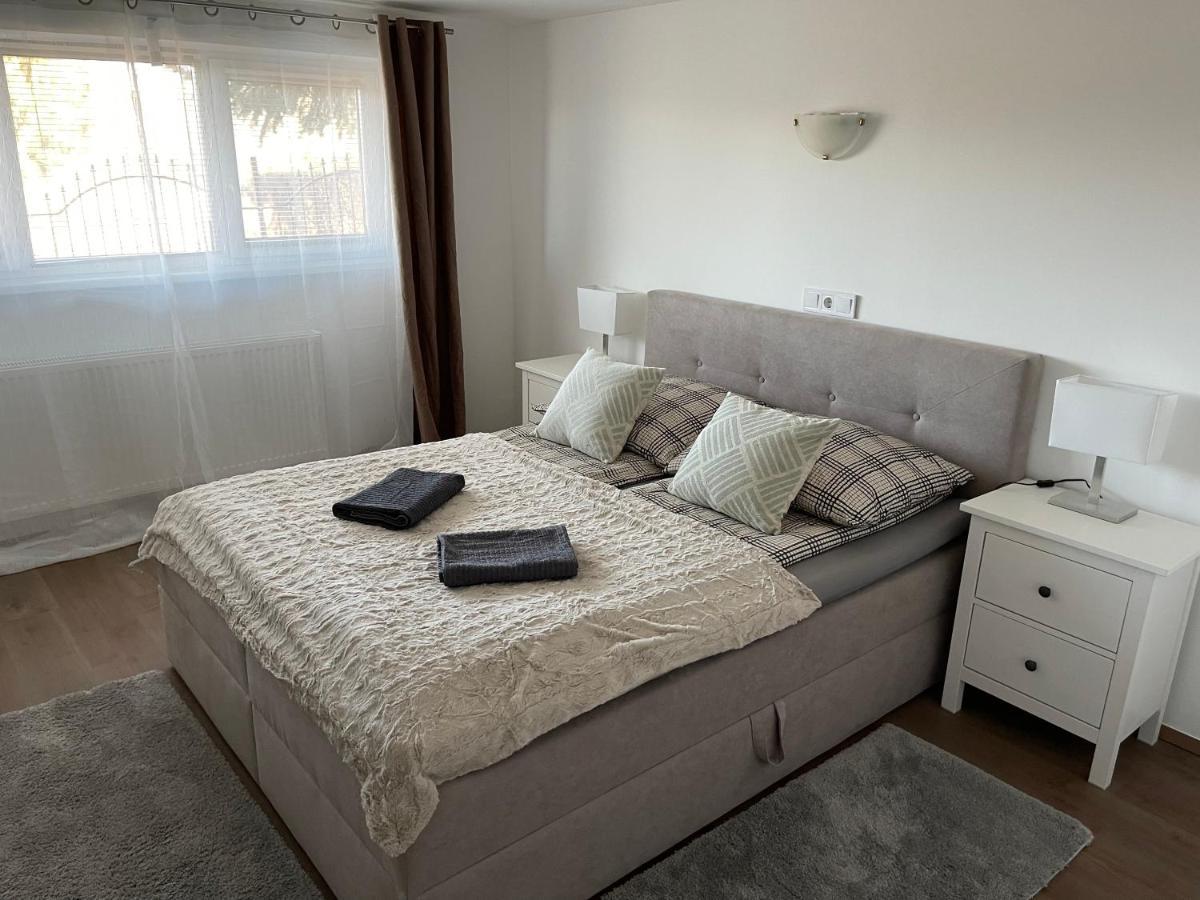 Malibu Apartman Мишкольц Экстерьер фото