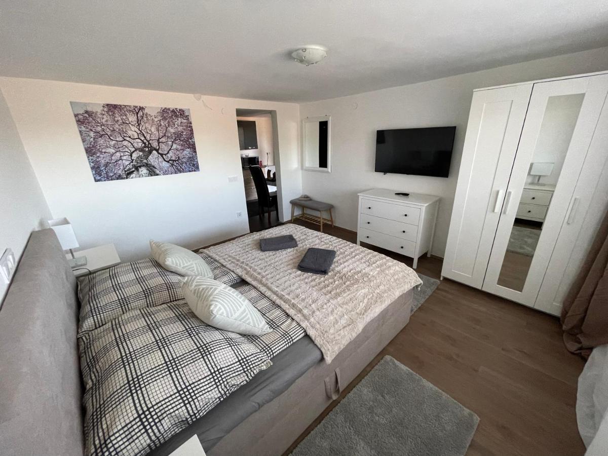 Malibu Apartman Мишкольц Экстерьер фото
